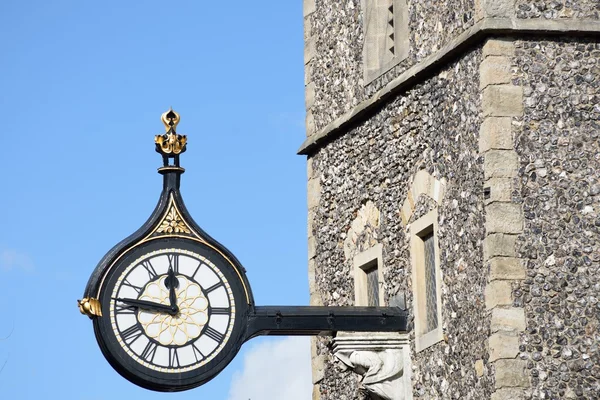 Antyczny zegar na stronie norman wieża — Zdjęcie stockowe