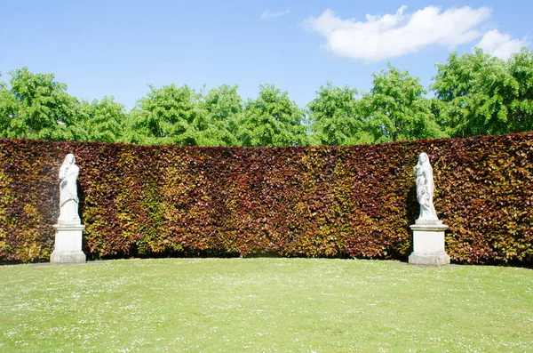 Statue in inglese Country Garden — Foto Stock