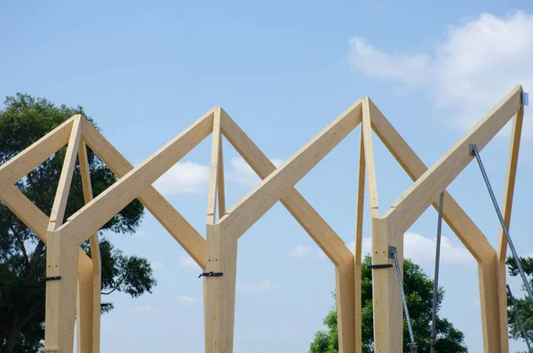 Houten frame klaar voor dak — Stockfoto