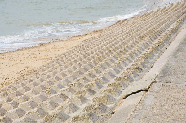 Beton kıyı koruma yapısı — Stok fotoğraf