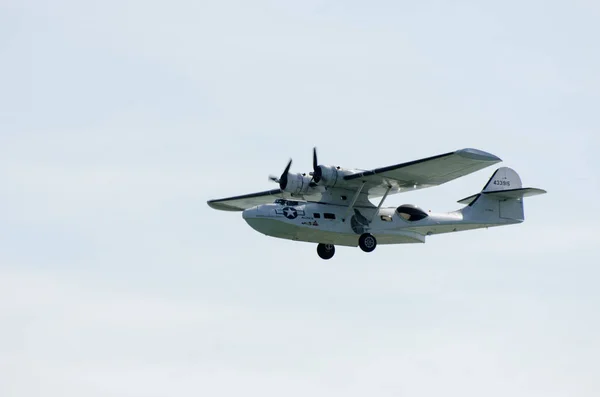 Catalina seaplane in World War II U.S. Navy colors  with sky in background — Stock Photo, Image
