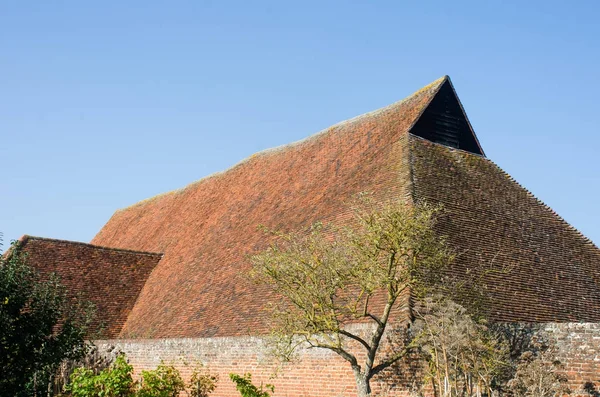 Roof of ancient barn — Stock Photo, Image