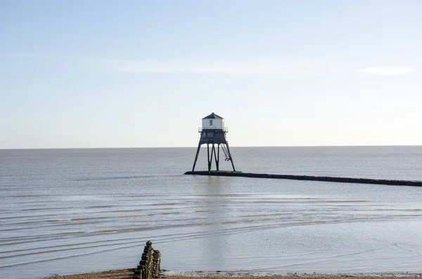 青い空の下 Dovercourt — ストック写真