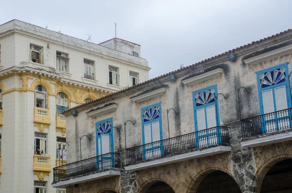Edificios Azules Amarillos Habana —  Fotos de Stock
