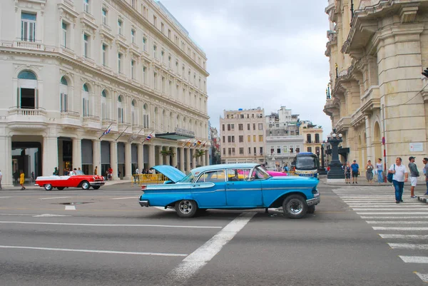 Hawana Kuba Stycznia 2018 Podziale Niebieski Klasyczny Amerykański Samochód Main — Zdjęcie stockowe