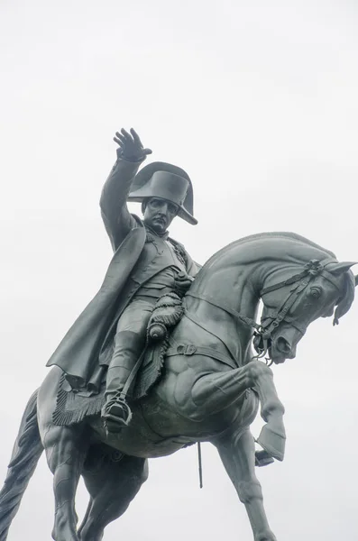 拿破仑雕像在马背上 — 图库照片