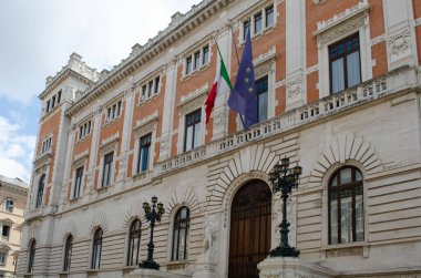 İtalyan Parlamentosu ve Avrupa Bayrağı Roma