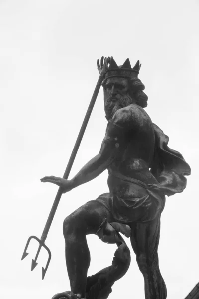 Άγαλμα Του Ποσειδώνα Στυλ Σιλουέτας — Φωτογραφία Αρχείου