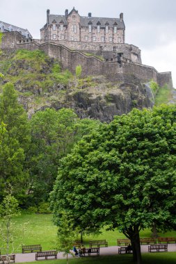 Edinburgh castle princes street bahçeleri