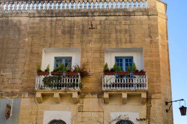 Mdina Malta 'da iki geleneksel balkon