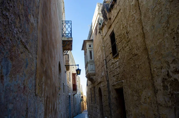 Bakgata Mdina Malta Med Traditionella Stenhus — Stockfoto