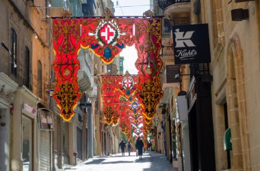 Valleta Malta 9 Şubat 2020: St. Paul 's Batık Dini Festivali için kalabalık 