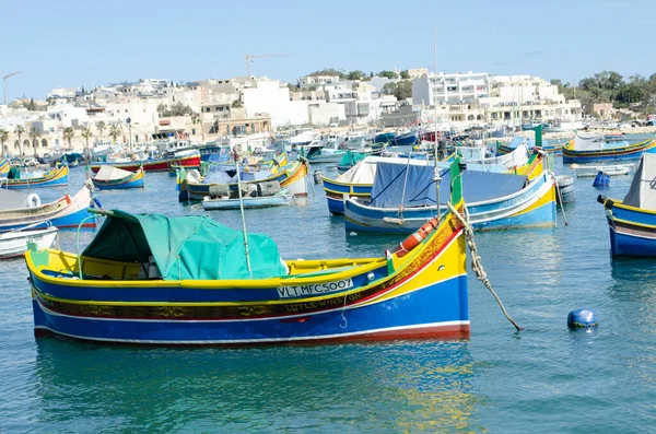 Marsaxlok Malta Februari 2020 Maltesiska Fiskebyn Marsaxlokk Med Traditionell Målad — Stockfoto