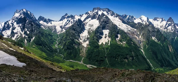 Większa Caucasus.Dombay — Zdjęcie stockowe