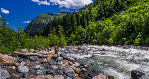 Каменный берег Аманауз
