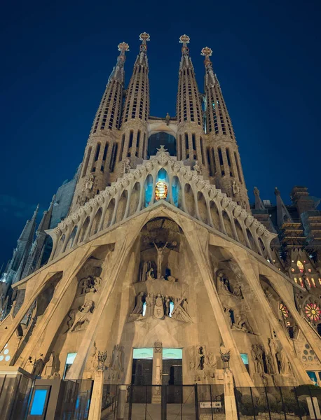 Baslica Sagrada Familia en Barcelona - Fotografa Nocturna Stok Fotoğraf