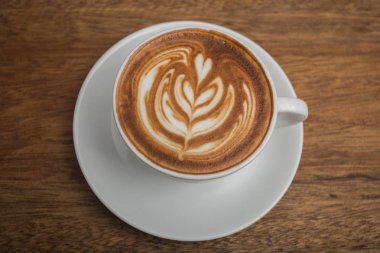 Ahşap üzerine kahve 