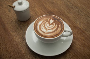 Ahşap üzerine kahve