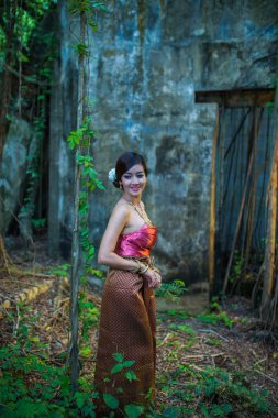 Asyalı kadın Tay sos ile