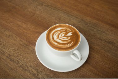 Ahşap üzerine kahve