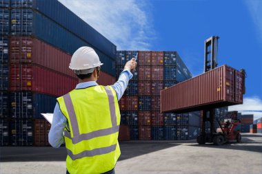 Foreman'ı kontrol için lojistik IMP kapsayıcılarını kutusu için kamyon yükleme