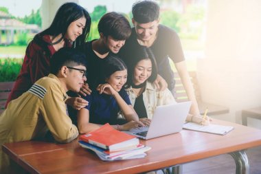 Eğitim bilgi Üniversitesi kavramı kolej, S okula dönüş