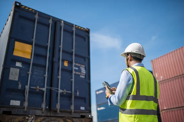 Foreman vezérlő betöltése konténer box — Stock Fotó