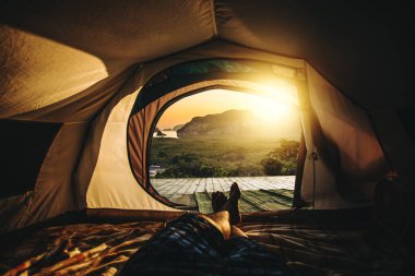 Çadır kamp üzerinden görüntülemek.