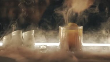 Barda buzlu kokteyller.