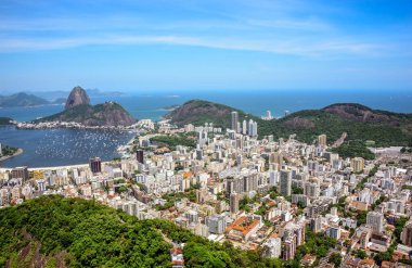 Cityscape ve Sugarloaf dağ, Rio de Janeiro, Brezilya Hava görünümünü