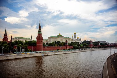 Moskova Kremlin ve setin büyük taş Köprüsü'nden görüntülemek