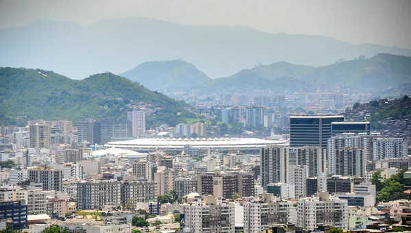 Sao Cristovao, Maracana ve Tijuca mahalleler, Futbol Stadyumu ve Tijuca Forest Ulusal Parkı havadan görünümü