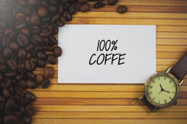 Kartvizit, izle ve kahve çekirdekleri writte gösterilen boşaltmak