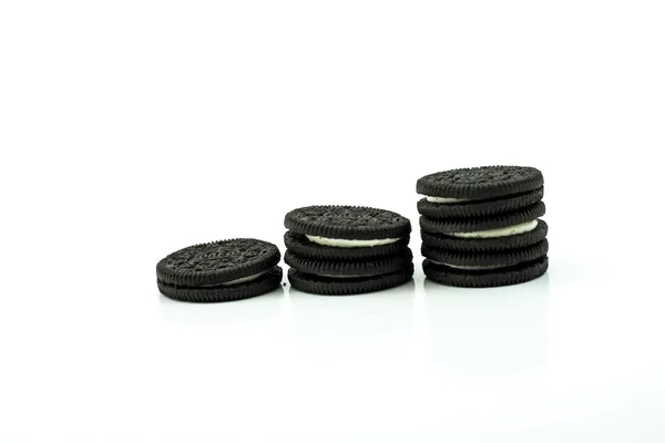 Kuala lumpur, malaysien - 12. April 2017: selektiver Fokus, Oreo isoliert auf weißem Hintergrund — Stockfoto