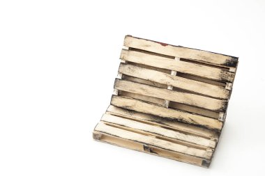 Beyaz arka plan üzerinde 6 inç ahşap palet