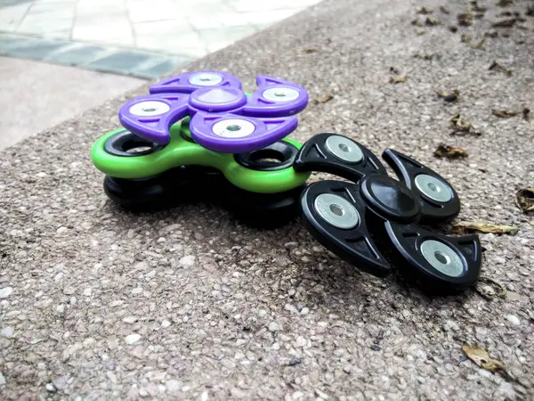 Gruppo di fidget spinner giocattolo antistress — Foto Stock