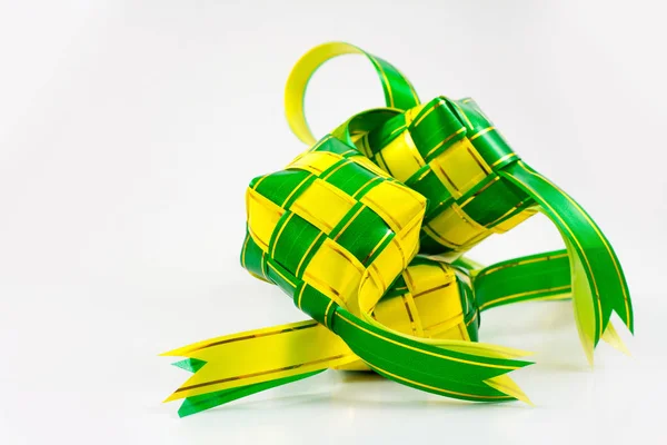 Ketupat wykonane za pomocą taśmy z tworzyw sztucznych dla Eid Mubarak lub Aidilfitri Obraz Stockowy