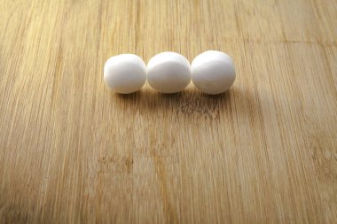 Naftalin içinde yığın görünümü kapatın