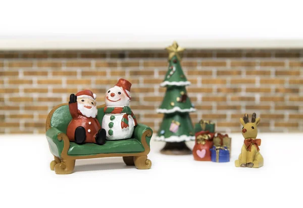 Santa Snow Man Sit Green Bench Reindeer Present — Stock Photo, Image