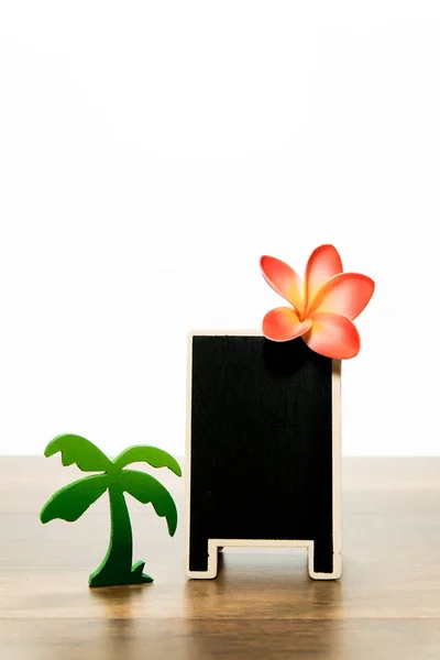 Blank Wooden Black Board Yellow Orange Plumeria Flower Top Plam — Stock Photo, Image