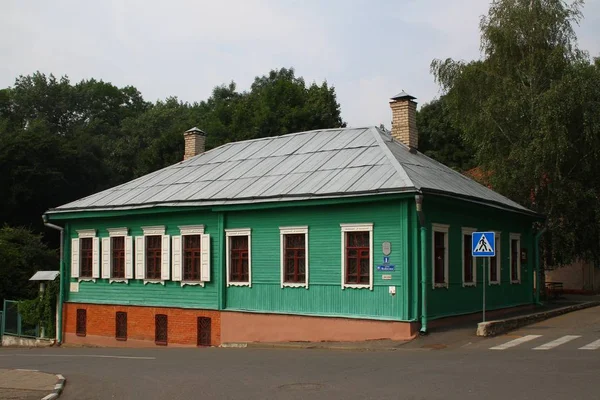 Arquitetura urbana: Museu de tecelagem tradicional mão. Bielorrússia, Polotsk — Fotografia de Stock