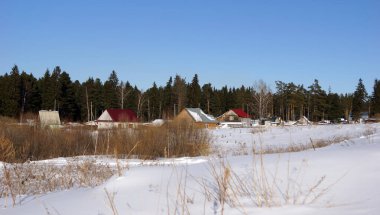 Rusya 'da bir Sibirya köyünde ilkbahar başlarında