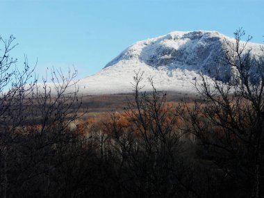 Kışın Kırım 'da Kırım' a kar yağıyor.