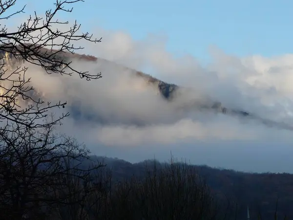Nebbia Nelle Montagne Sulla Penisola Crimea — Foto Stock