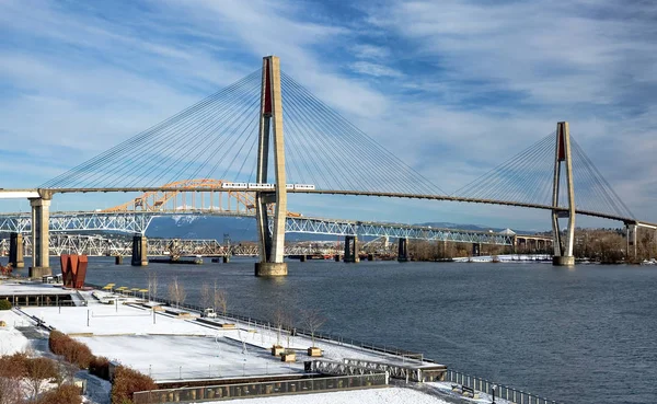 Sky Train Bridge, Ponte di Pattullo e ferrovia a New Westminster — Foto Stock