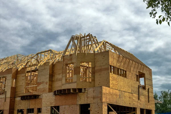 Fragment Van Bouw Van Een Nieuw Particulier Houten Huis Een — Stockfoto