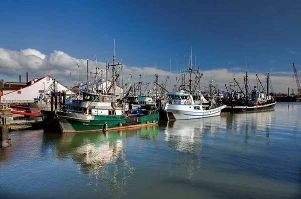 Rybaření Lodě Marina Zatažená Obloha Tento Přístav Nachází Oblasti Stevestone — Stock fotografie