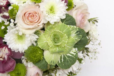 Yakından bir buket çiçeğin üst görüntüsü. Çiçek arkaplan, fon