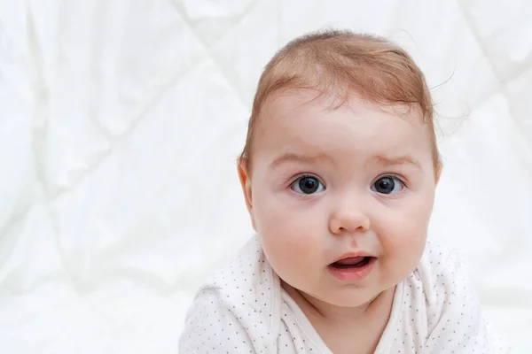 Bayi Lucu Dengan Mata Besar Salin Ruang — Stok Foto