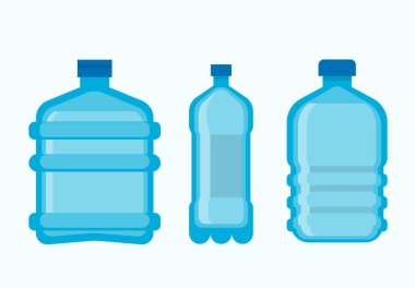 Plastik şişe temiz maden suyu ile ayarlayın. Çeşitli boyutlarda etiket izole karikatür düz vektör çizimler beyaz arka plan üzerinde olmadan sağlıklı organik içki dolu saydam konteynerler.